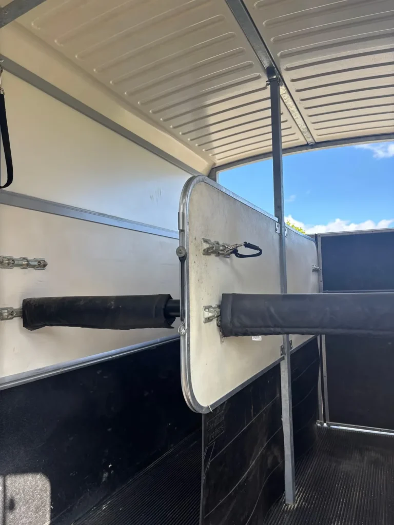 Ifor Williams HB511 Pferdeanhänger - 2 Pferde bis 17.2 hh Alu Frontausstieg 2700kg