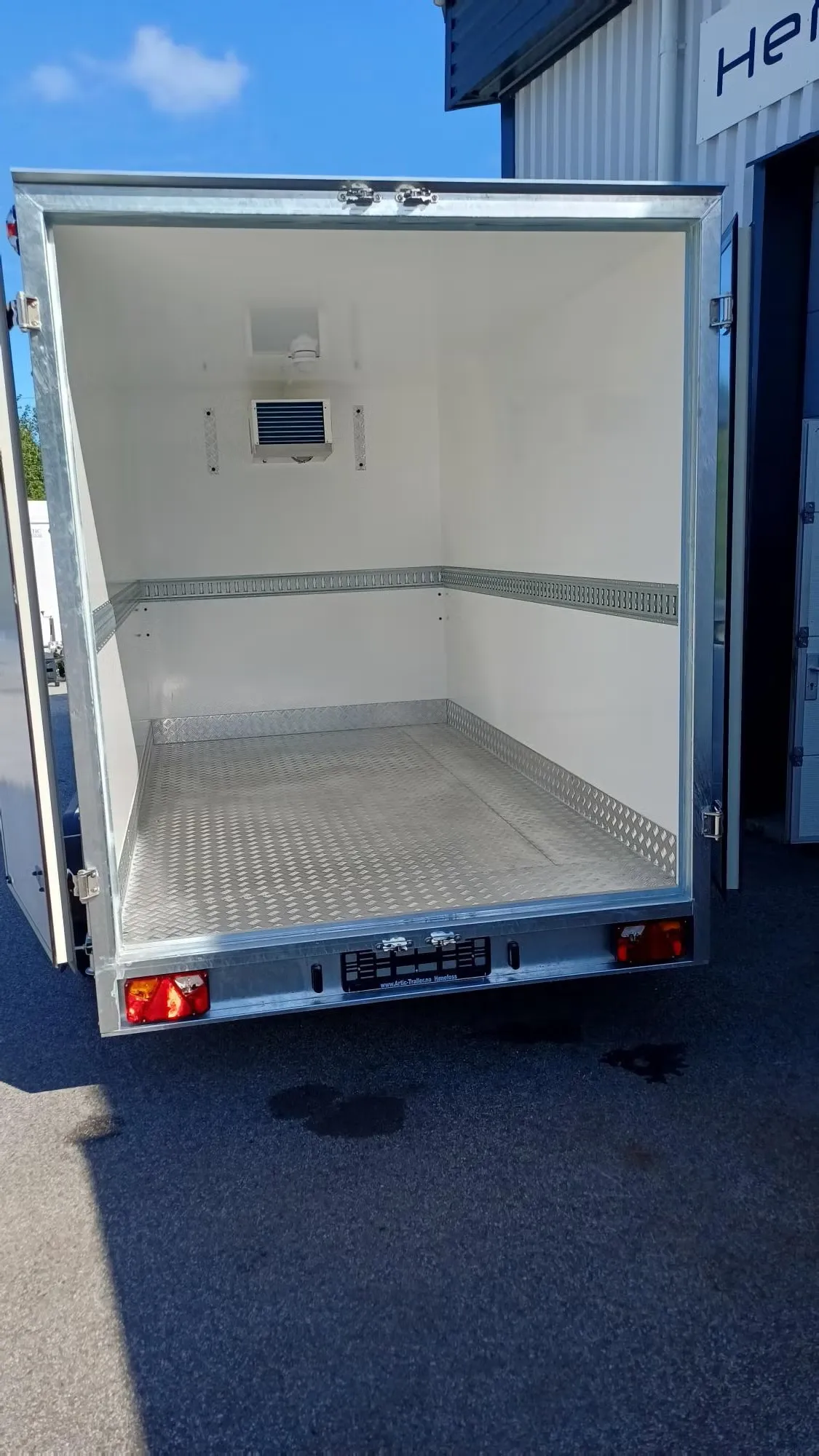 Arctic K330-2700-D Kühlanhänger - 2700kg Kühlkoffer Alu-Wannenboden GOVI 230V – Bild 11