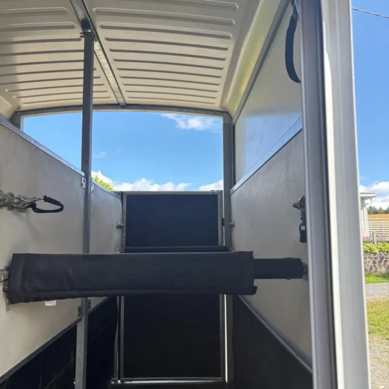 Ifor Williams HB511 Pferdeanhänger - 2 Pferde bis 17.2 hh Alu Frontausstieg 2700kg – Bild 5