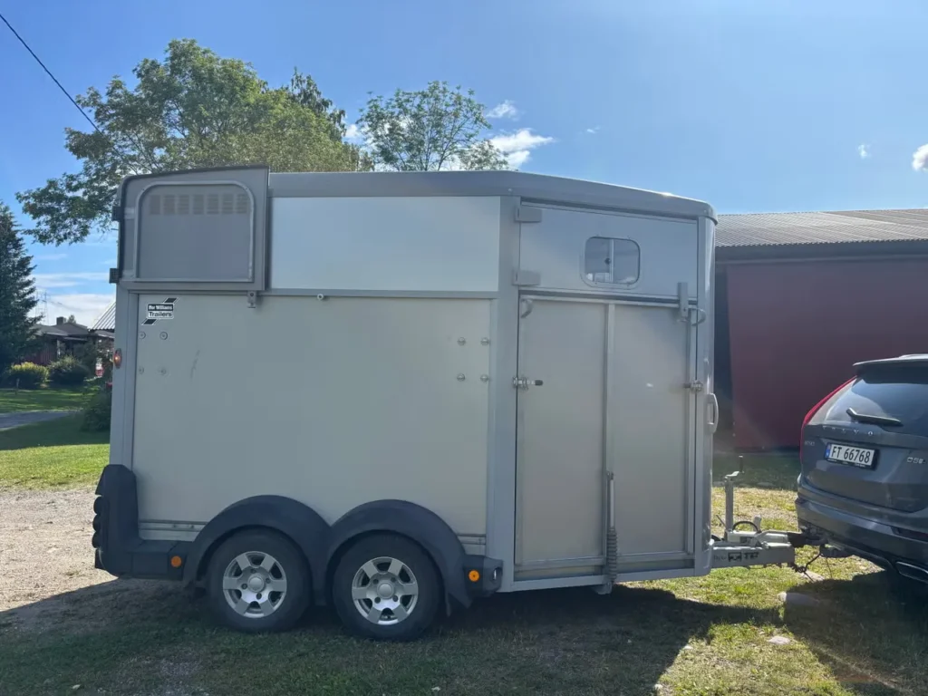Ifor Williams HB511 Pferdeanhänger - 2 Pferde bis 17.2 hh Alu Frontausstieg 2700kg