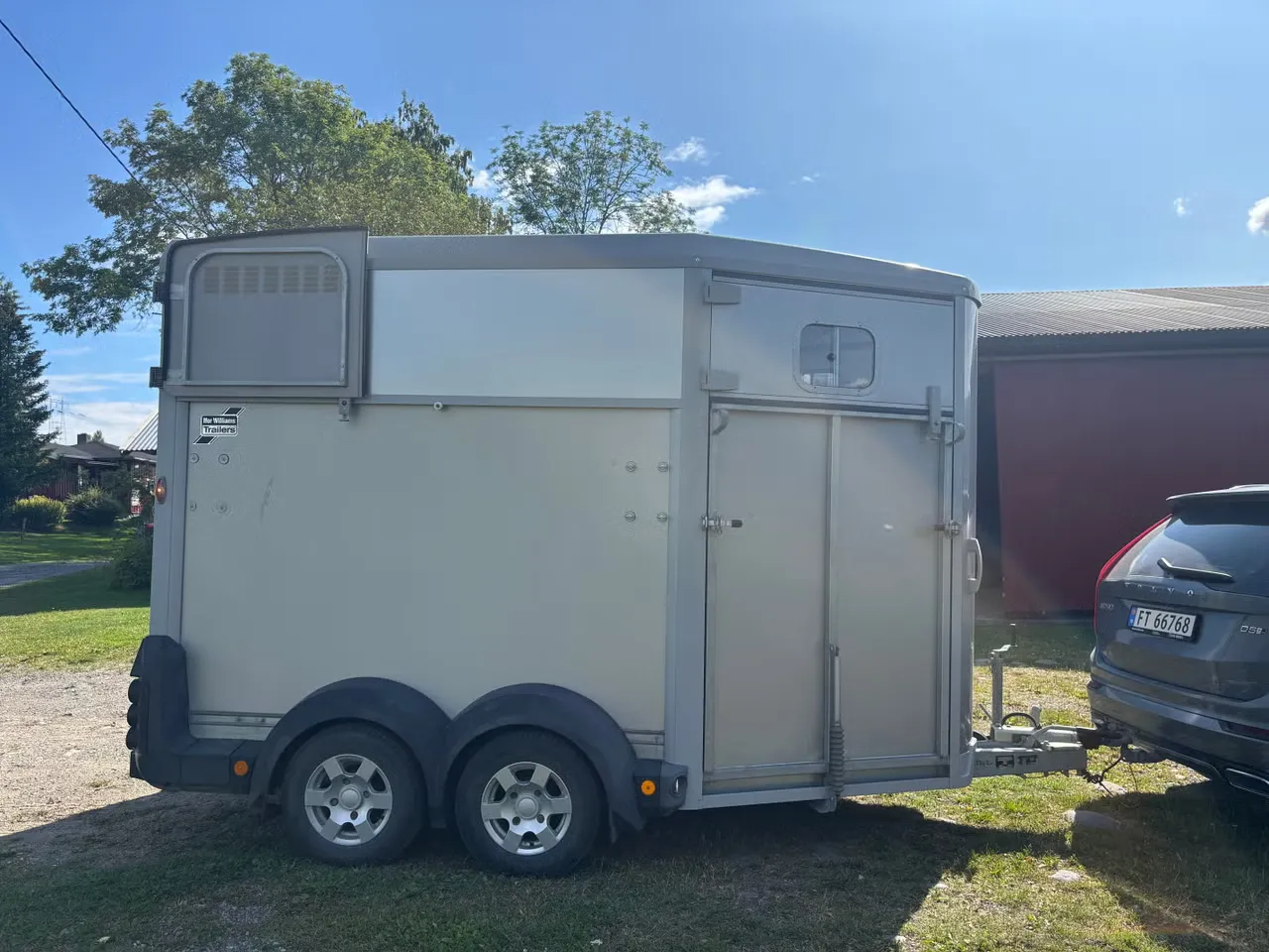 Ifor Williams HB511 Pferdeanhänger - 2 Pferde bis 17.2 hh Alu Frontausstieg 2700kg – Bild 2