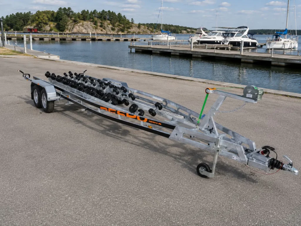 Bootsanhänger Respo 3500MR L - Extra-langes Multiroller-System für Großboote bis 29 Fuß