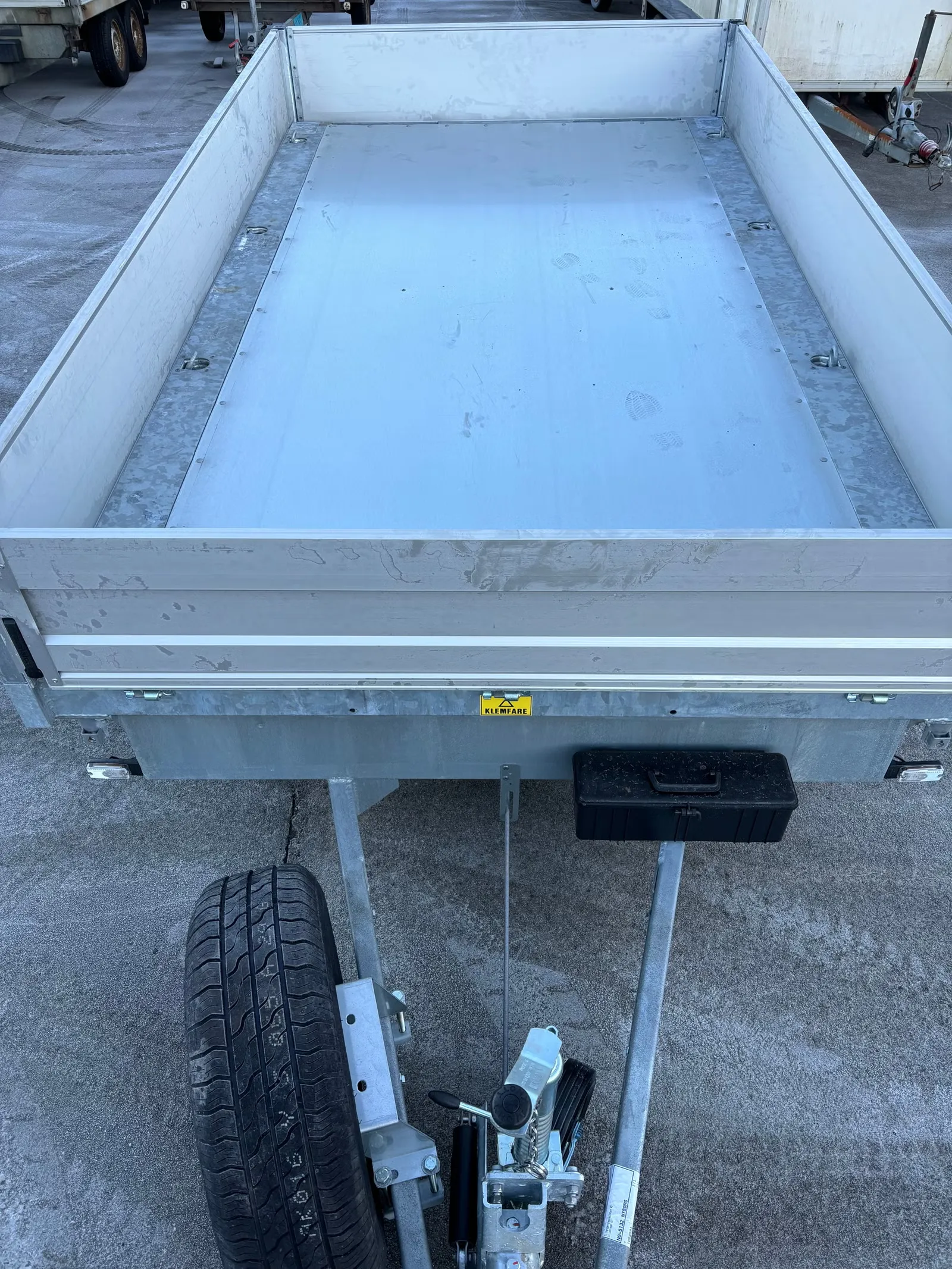 Dreiseitenkipper Tysse 6386 (2.700 kg Tandem-Kipper) – Bild 10