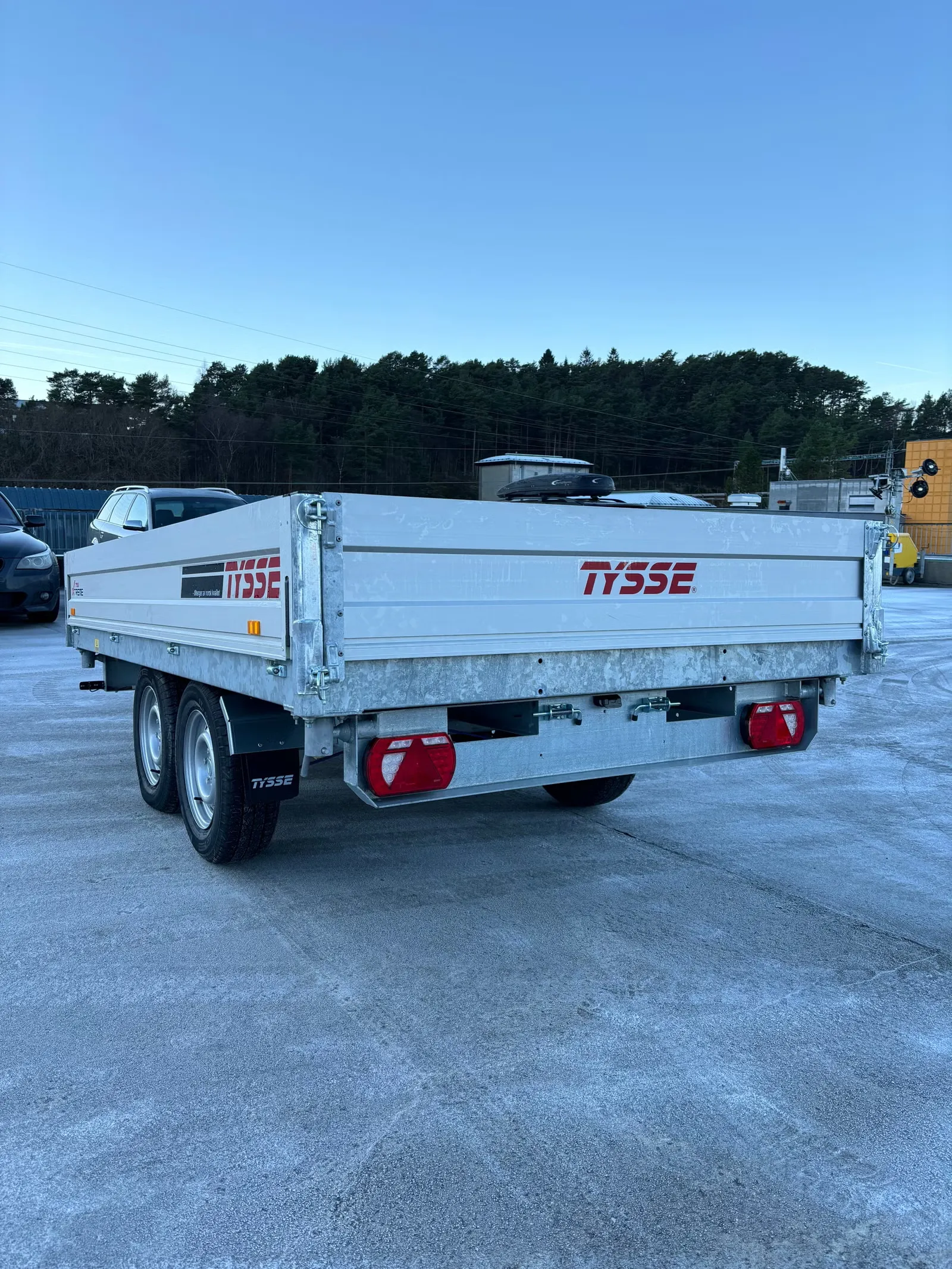 Dreiseitenkipper Tysse 6386 (2.700 kg Tandem-Kipper) – Bild 4