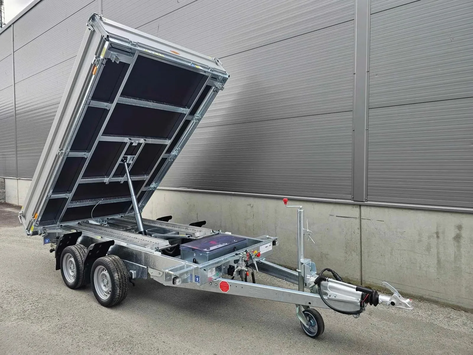 Dreiseitenkipper Böckmann DK-AL 3218/27P (2.700 kg Tandem-Kipper) – Bild 13