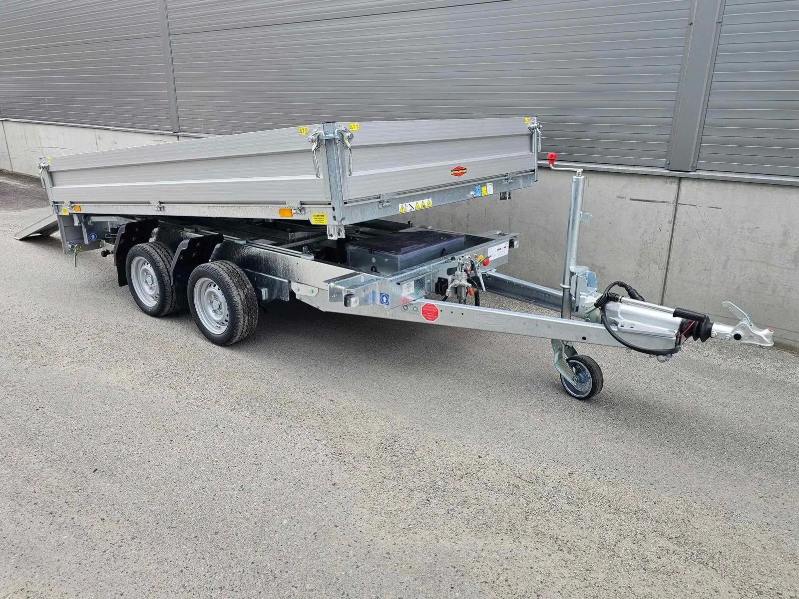 Dreiseitenkipper Böckmann DK-AL 3218/27P (2.700 kg Tandem-Kipper) – Bild 2