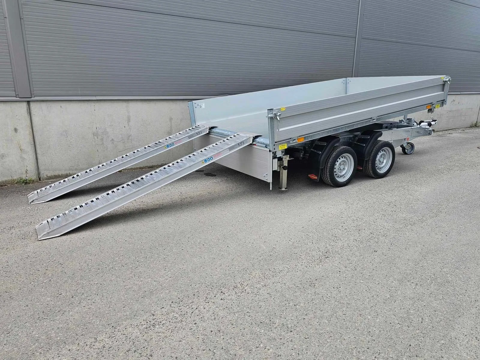 Dreiseitenkipper Böckmann DK-AL 3218/27P (2.700 kg Tandem-Kipper) – Bild 3