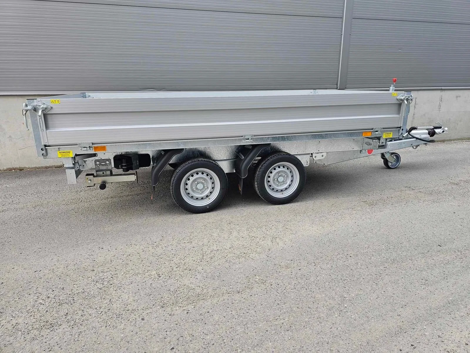 Dreiseitenkipper Böckmann DK-AL 3218/27P (2.700 kg Tandem-Kipper) – Bild 1