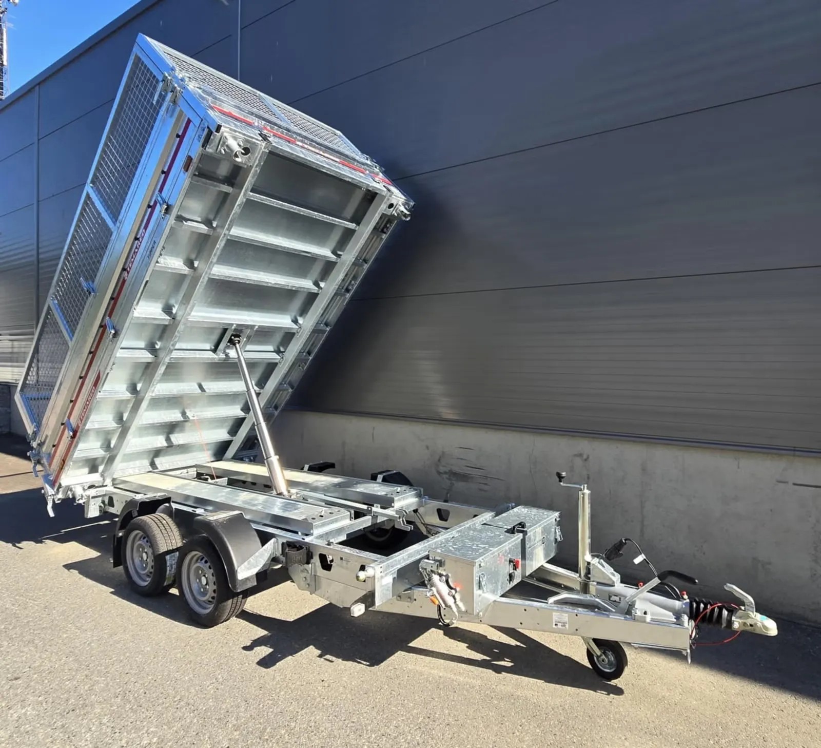 Dreiseitenkipper Temared Ceres (3.500 kg Schwerlast-Kipper) – Bild 2