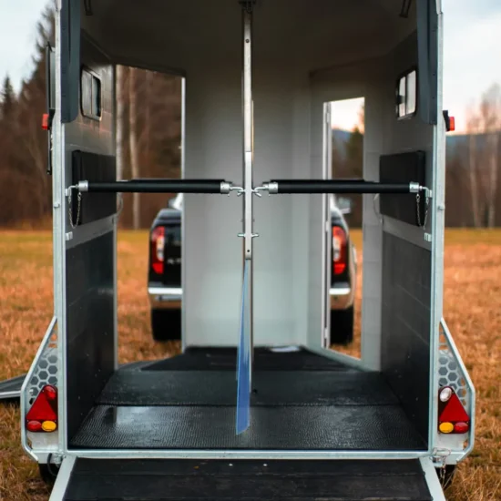 Cheval Liberté Touring Country Pferdeanhänger - 2 Pferde Aluminium Frontausstieg Sattelkammer – Bild 10