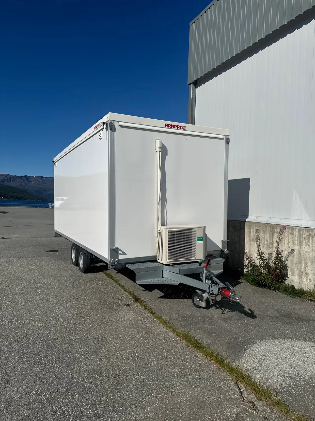 ARNPRO Kühlkofferanhänger Weiß - Tandem 2-Achser Standkühlung Doppelflügeltür Kofferanhänger – Bild 3