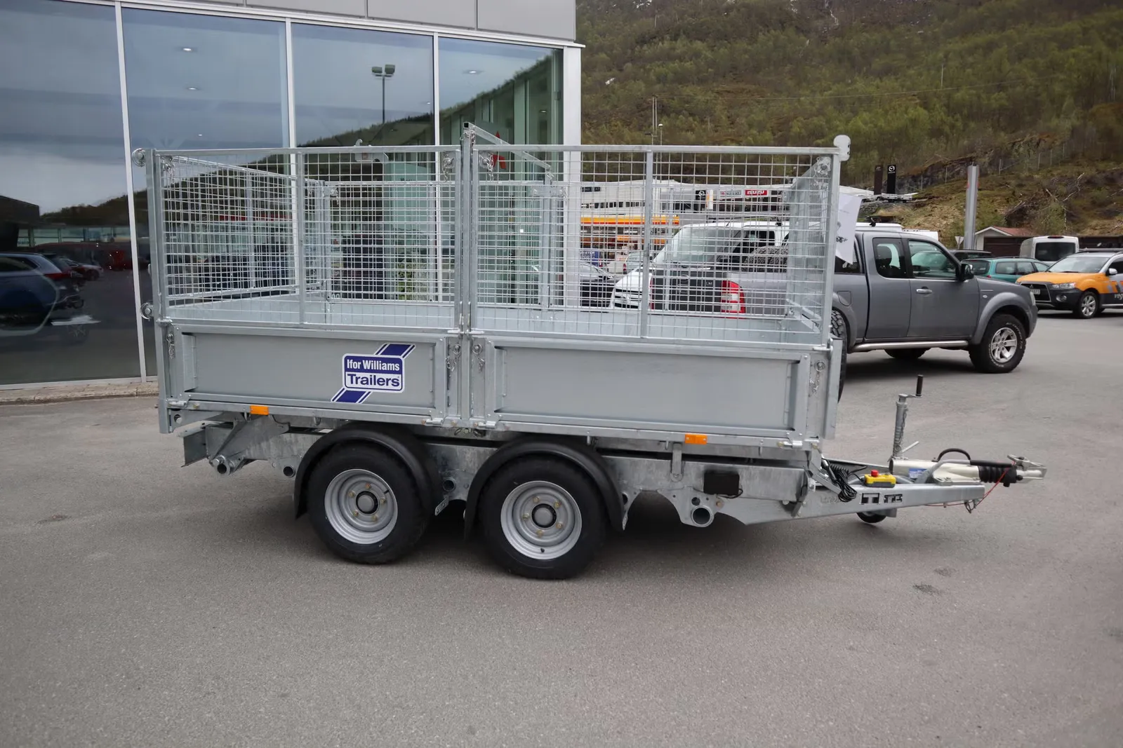 Dreiseitenkipper Ifor Williams TT 3017 (3.500 kg Schwerlast-Kipper) – Bild 1
