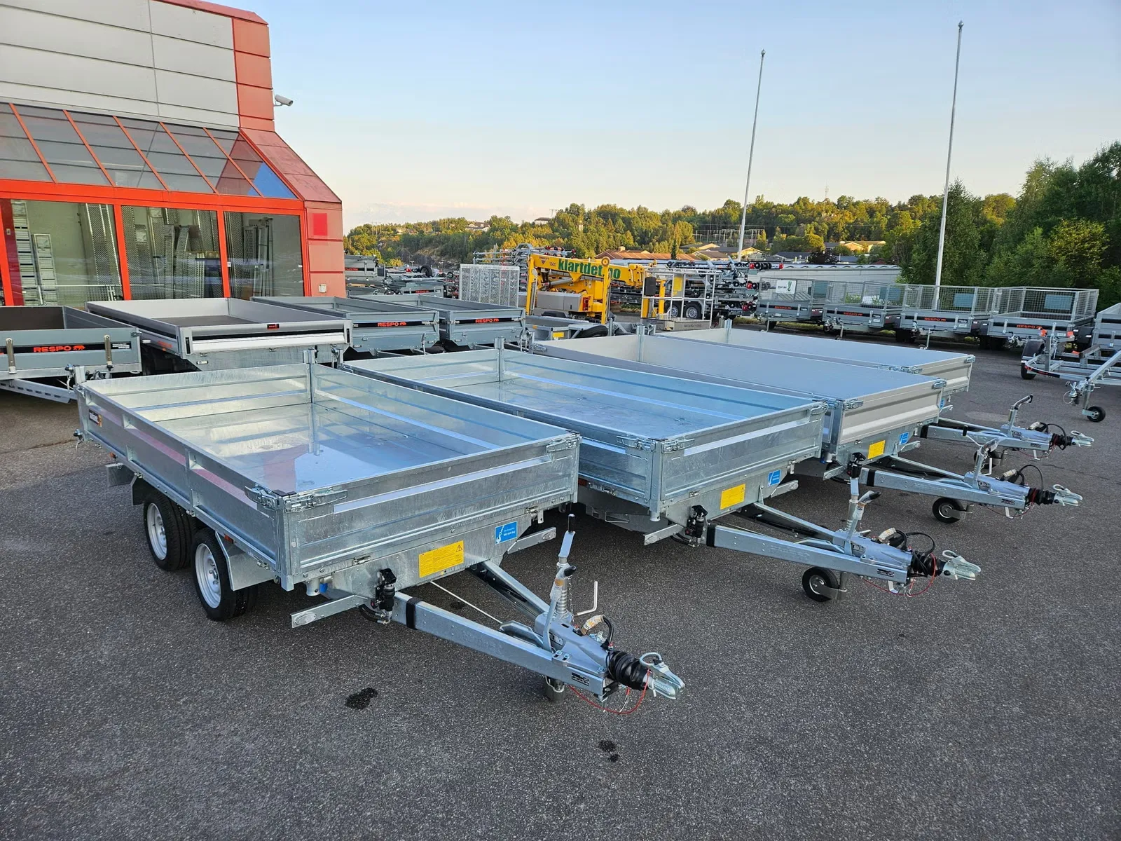 Dreiseitenkipper Variant 3519 TB (3.500 kg Schwerlast-Kipper mit Stahlbordwänden) – Bild 4