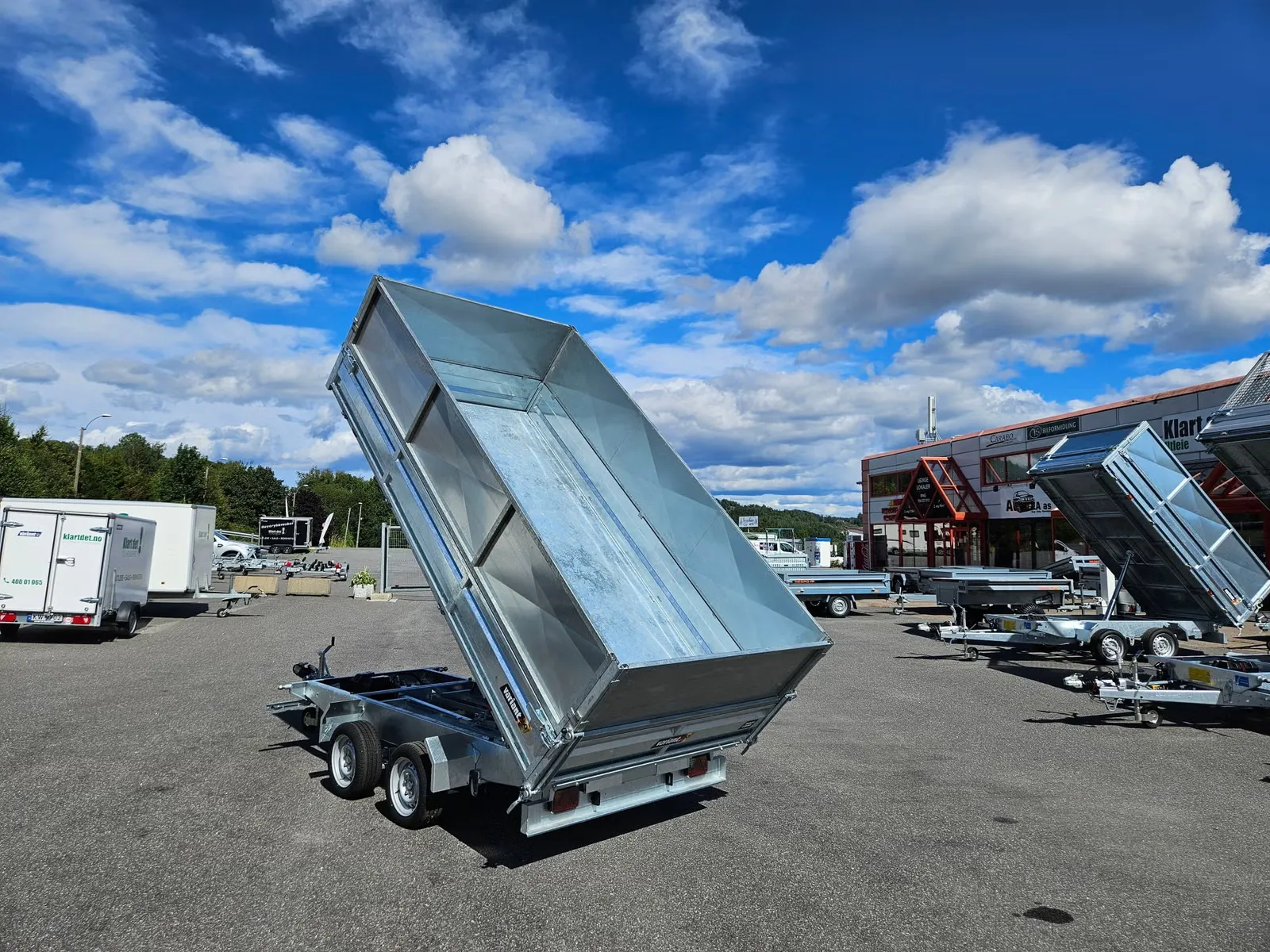 Dreiseitenkipper Variant 3519 TB (3.500 kg Schwerlast-Kipper mit Stahlbordwänden) – Bild 1