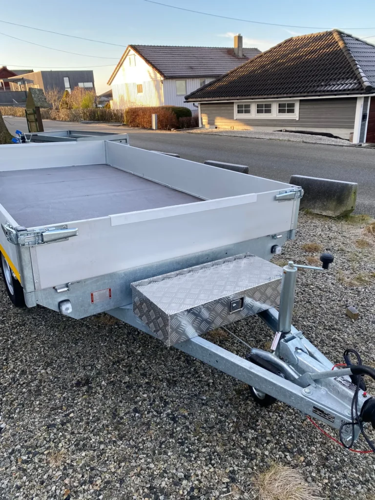 Dreiseitenkipper Eduard 3318 (2.700 – 3.500 kg Profi-Hochlader)