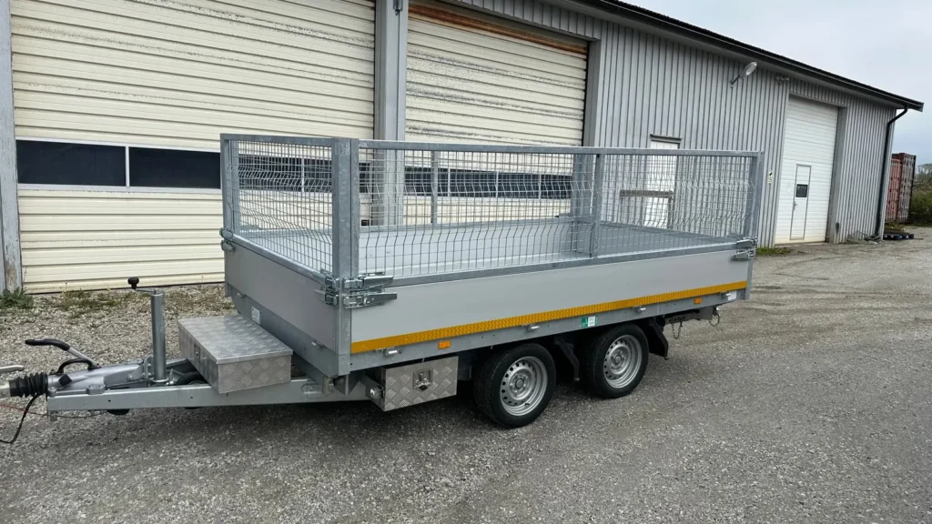 Dreiseitenkipper Eduard 3318 (2.700 – 3.500 kg Profi-Hochlader)