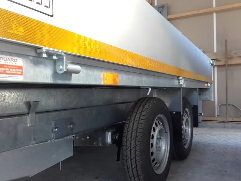 Dreiseitenkipper Eduard 3318 (2.700 – 3.500 kg Profi-Hochlader)