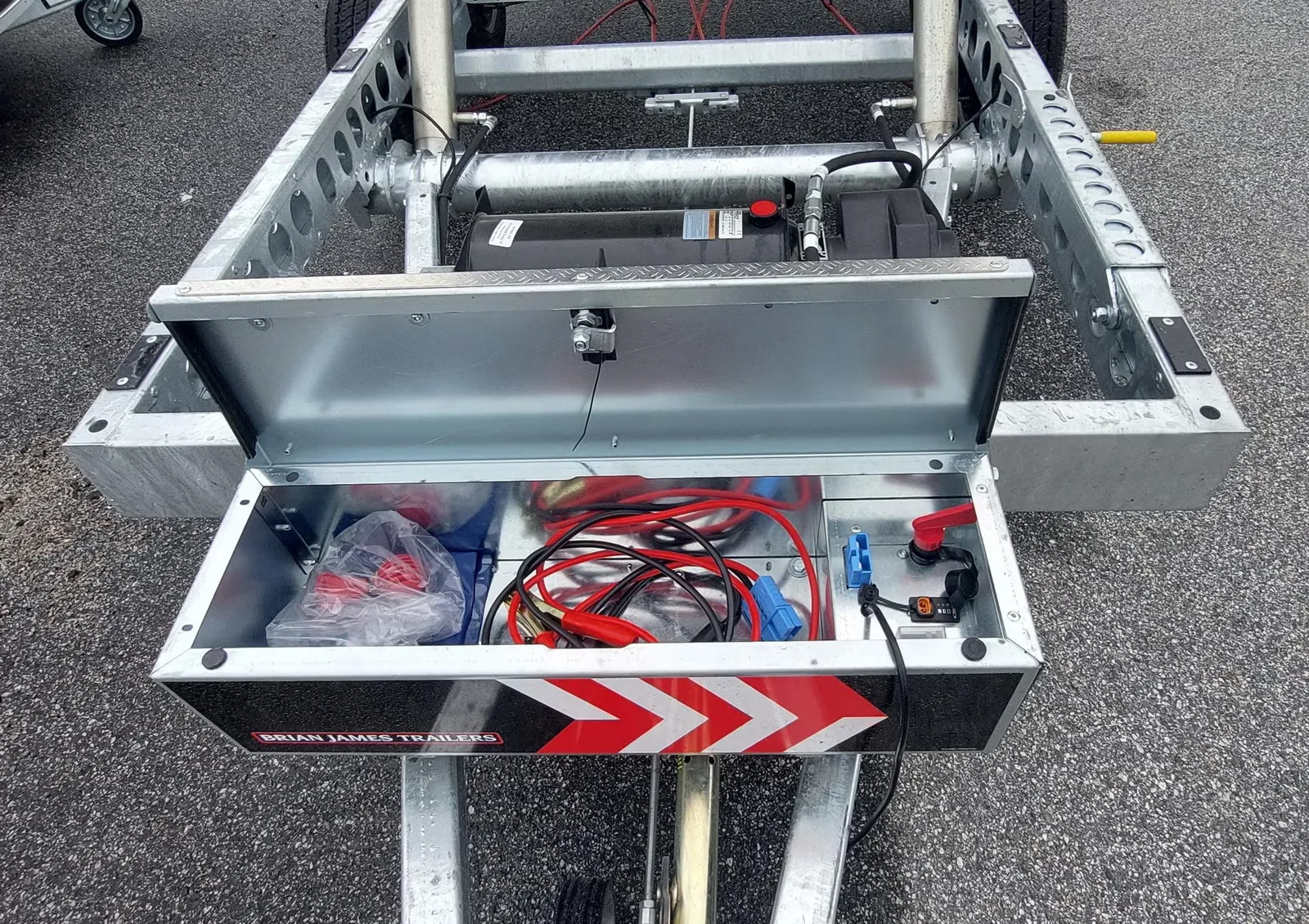 Dreiseitenkipper Brian James Tipper (Modell 526-3620-35-2-12 / 3.500 kg Tandem-Profi-Kipper) – Bild 9