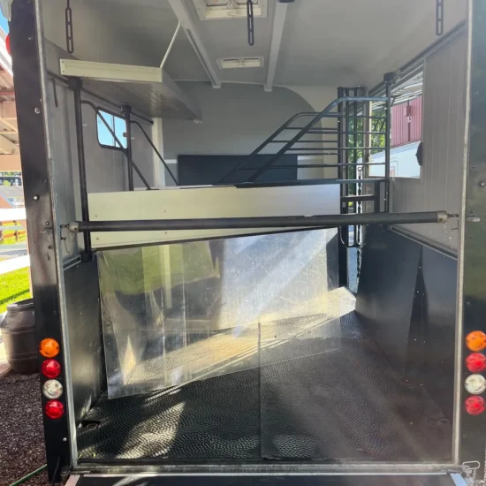 Cheval Liberté Maxi 3 Pferdeanhänger - Tandem-Achs 3 Pferde Alu Schwarz/Weiß Kamera – Bild 8