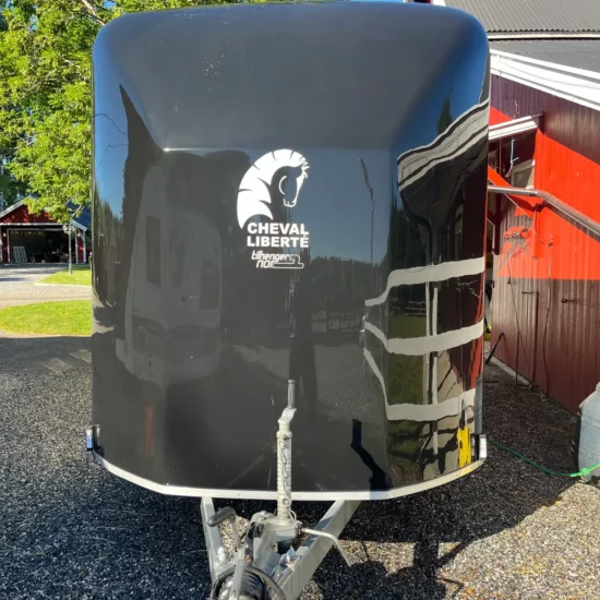Cheval Liberté Maxi 3 Pferdeanhänger - Tandem-Achs 3 Pferde Alu Schwarz/Weiß Kamera – Bild 6