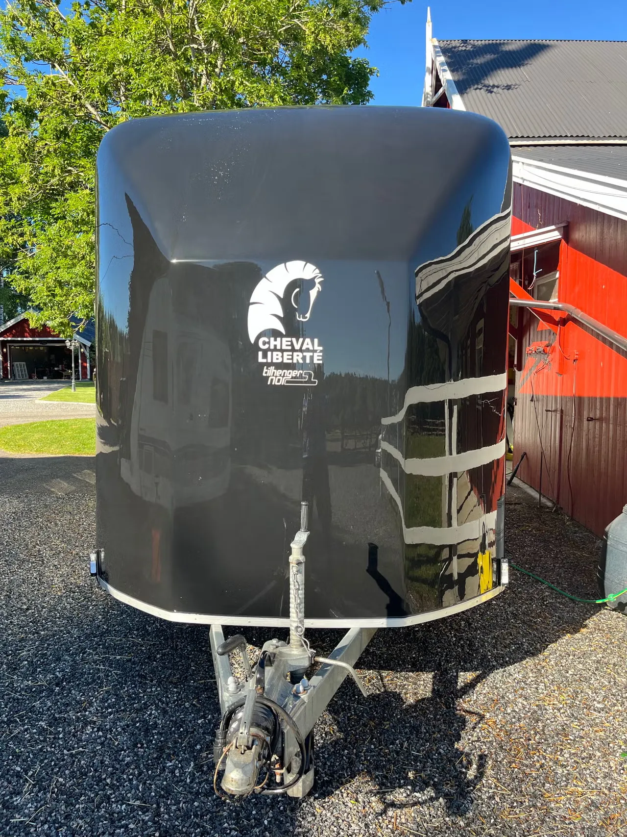 Cheval Liberté Maxi 3 Pferdeanhänger - Tandem-Achs 3 Pferde Alu Schwarz/Weiß Kamera – Bild 6