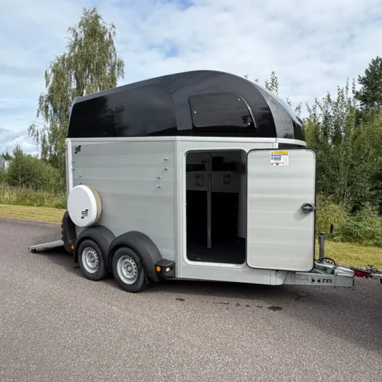 Ifor Williams HBE506 Pferdeanhänger - 2 Pferde Aluminium Blattfedern 2000kg – Bild 1