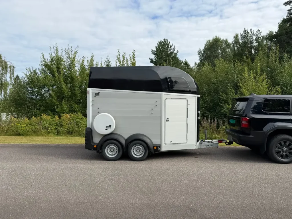 Ifor Williams HBE506 Pferdeanhänger - 2 Pferde Aluminium Blattfedern 2000kg
