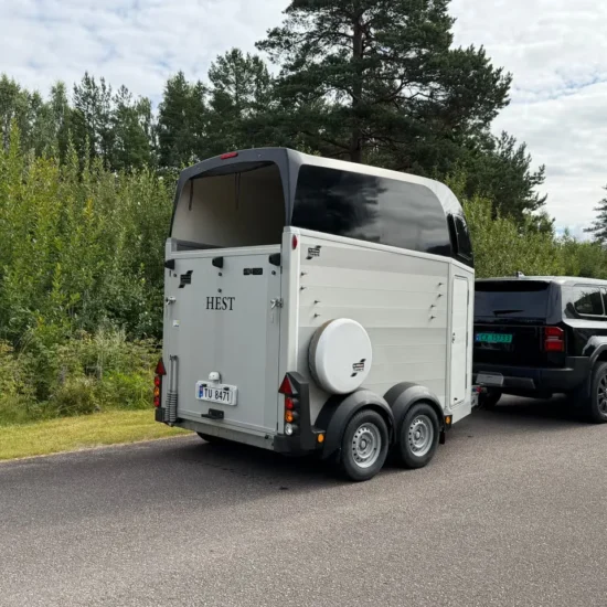 Ifor Williams HBE506 Pferdeanhänger - 2 Pferde Aluminium Blattfedern 2000kg – Bild 2