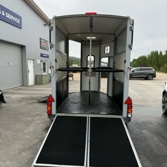 Ifor Williams HB Pferdeanhänger - 2 Pferde Aluminium Kamera Seitentür Flügeltüren – Bild 6