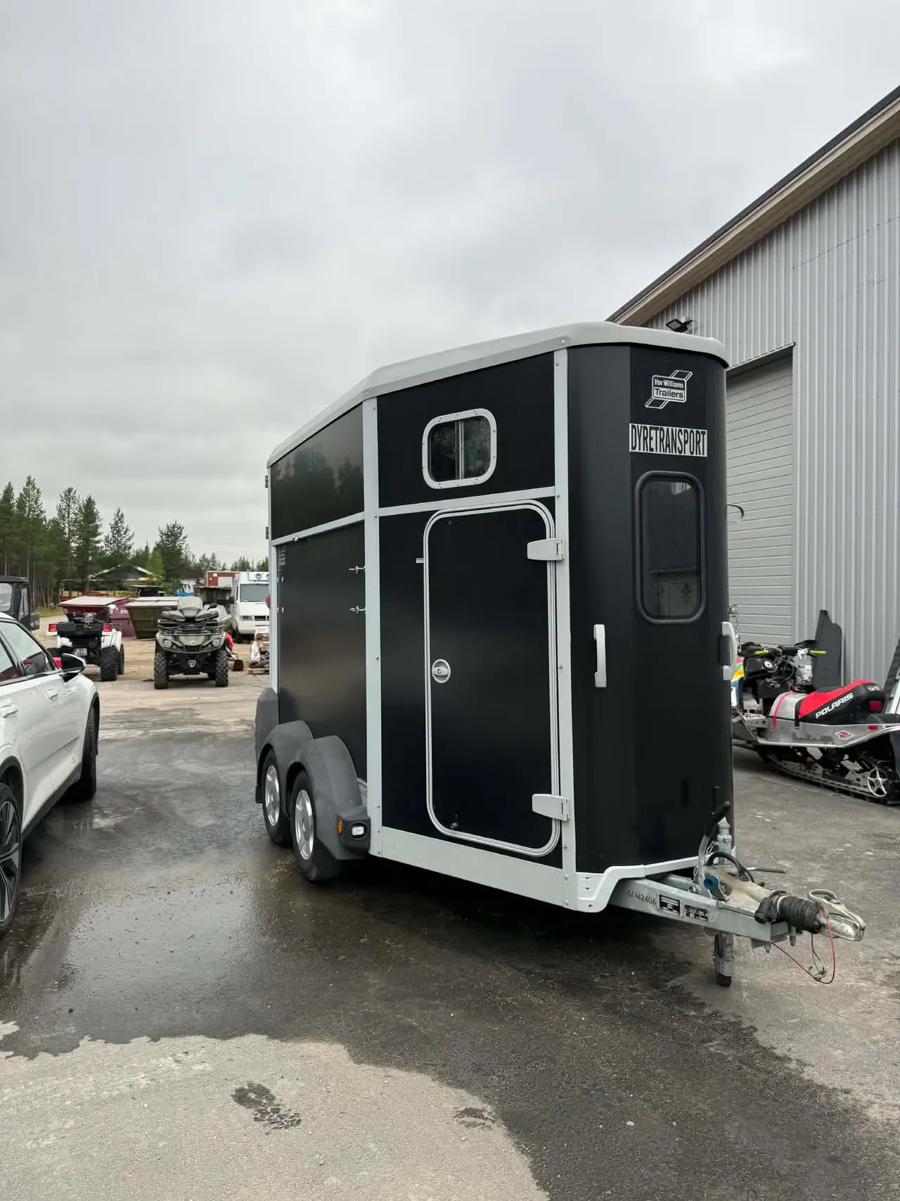 Ifor Williams HB Pferdeanhänger - 2 Pferde Aluminium Kamera Seitentür Flügeltüren – Bild 1