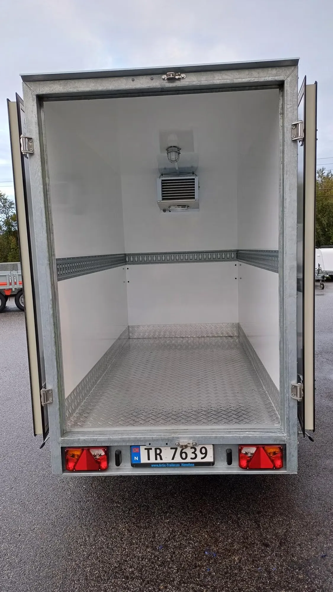 Arctic K-250-1350-D Kühlanhänger - 1350kg 1-Achser Standkühlung Alu-Wannenboden 230V – Bild 9
