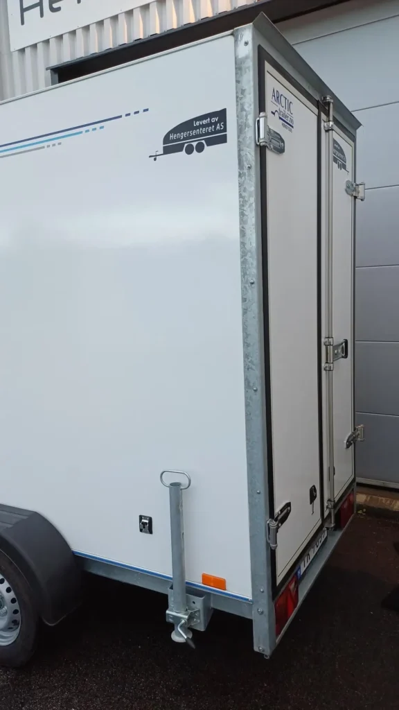 Arctic K-250-1350-D Kühlanhänger - 1350kg 1-Achser Standkühlung Alu-Wannenboden 230V