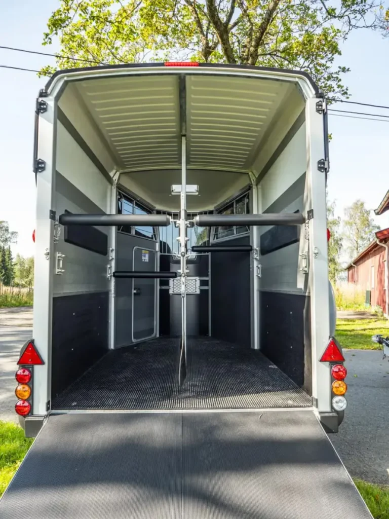 Ifor Williams HBX511 Pferdeanhänger - 2 Pferde Vollaluminium Frontausstieg 2700kg