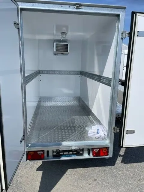 Arctic K-250-1350-D Kühlanhänger - 1350kg 1-Achser Standkühlung Alu-Wannenboden 230V