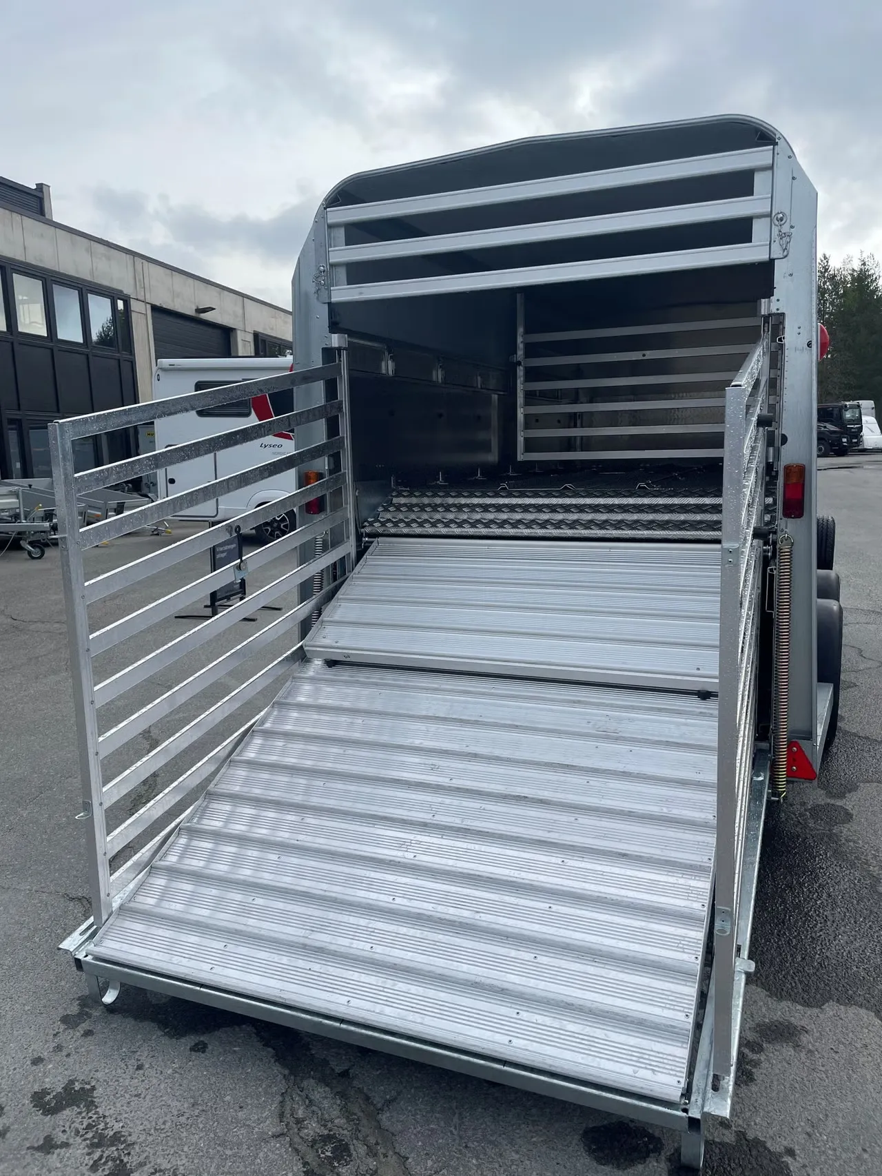 Ifor Williams TA510 14x7 Viehanhänger - 4.32m 2 Etagen EasyLoad Alu 3500kg – Bild 11