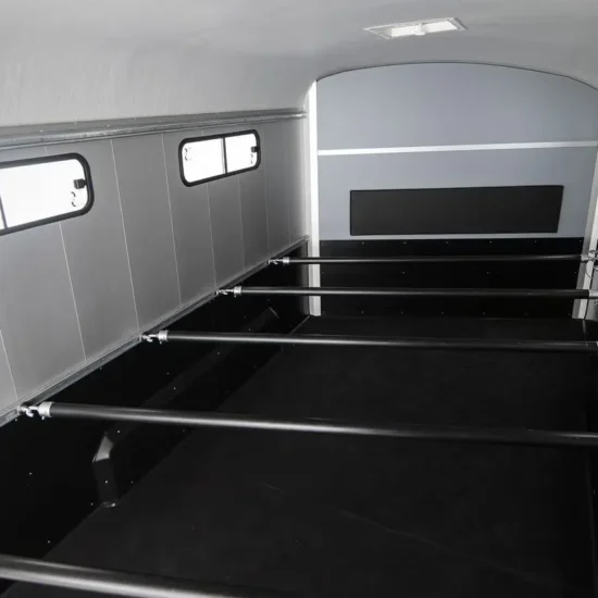Cheval Liberté Islandic Pferdeanhänger - 4-6 Islandpferde Schräglader Pullman2 Sattelkammer 3500kg – Bild 7