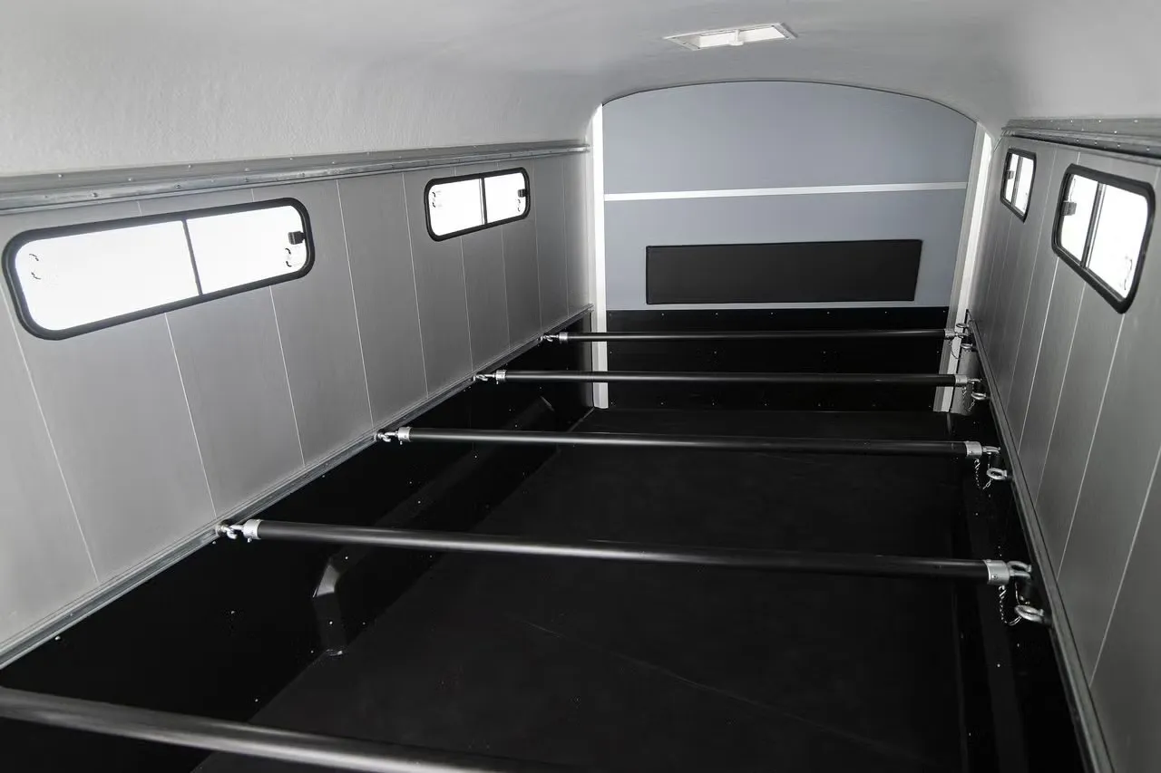 Cheval Liberté Islandic Pferdeanhänger - 4-6 Islandpferde Schräglader Pullman2 Sattelkammer 3500kg – Bild 7