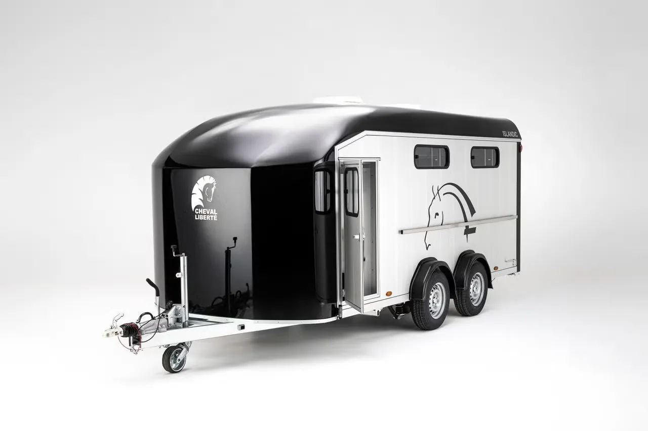 Cheval Liberté Islandic Pferdeanhänger - 4-6 Islandpferde Schräglader Pullman2 Sattelkammer 3500kg – Bild 1