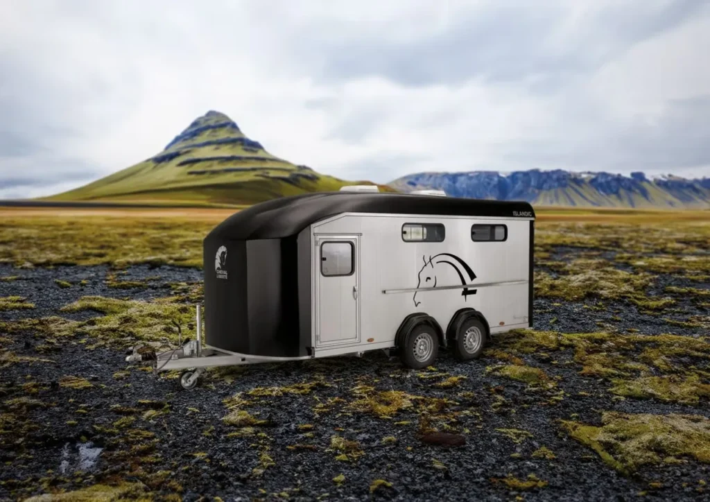 Cheval Liberté Islandic Pferdeanhänger - 4-6 Islandpferde Schräglader Pullman2 Sattelkammer 3500kg