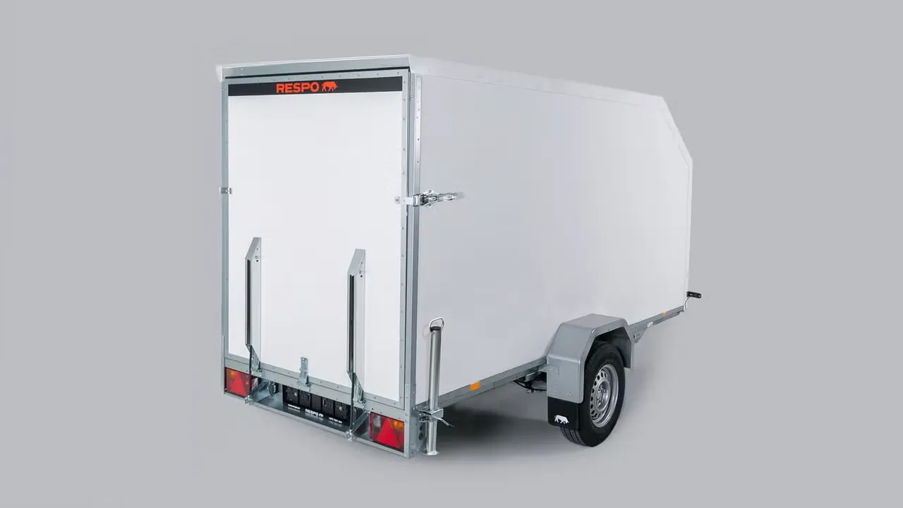 Ifor Williams BV85 7-Fuß Kofferanhänger - 2700kg Tandem Parabelfederung KombirampeStehhöhe – Bild 1