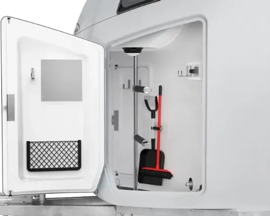 Böckmann Master WCF Pferdeanhänger - 2 Pferde Voll-GFK WCF-Fahrwerk Sattelkammer 2400kg – Bild 2