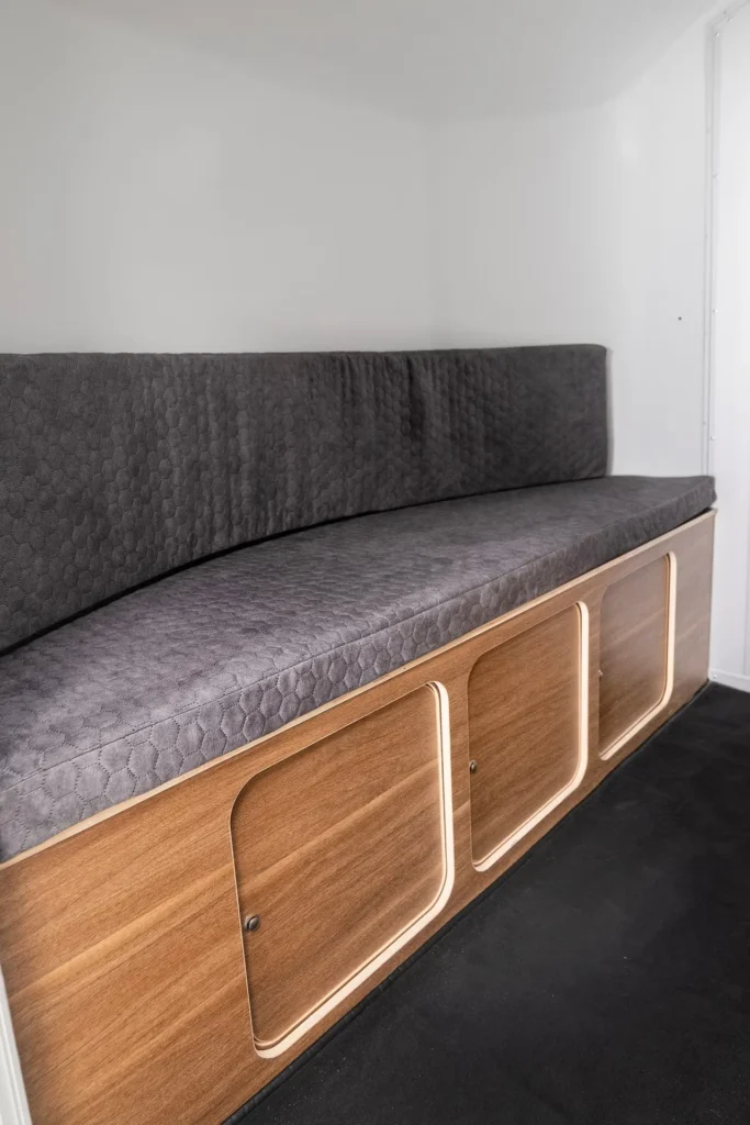 Cheval Liberté MAXI 3 Living - 3 Pferde Anhänger Wohnbereich Pullman2 Alu 3500kg