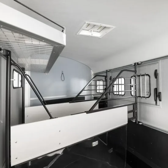 Cheval Liberté MAXI 3 Living - 3 Pferde Anhänger Wohnbereich Pullman2 Alu 3500kg – Bild 2