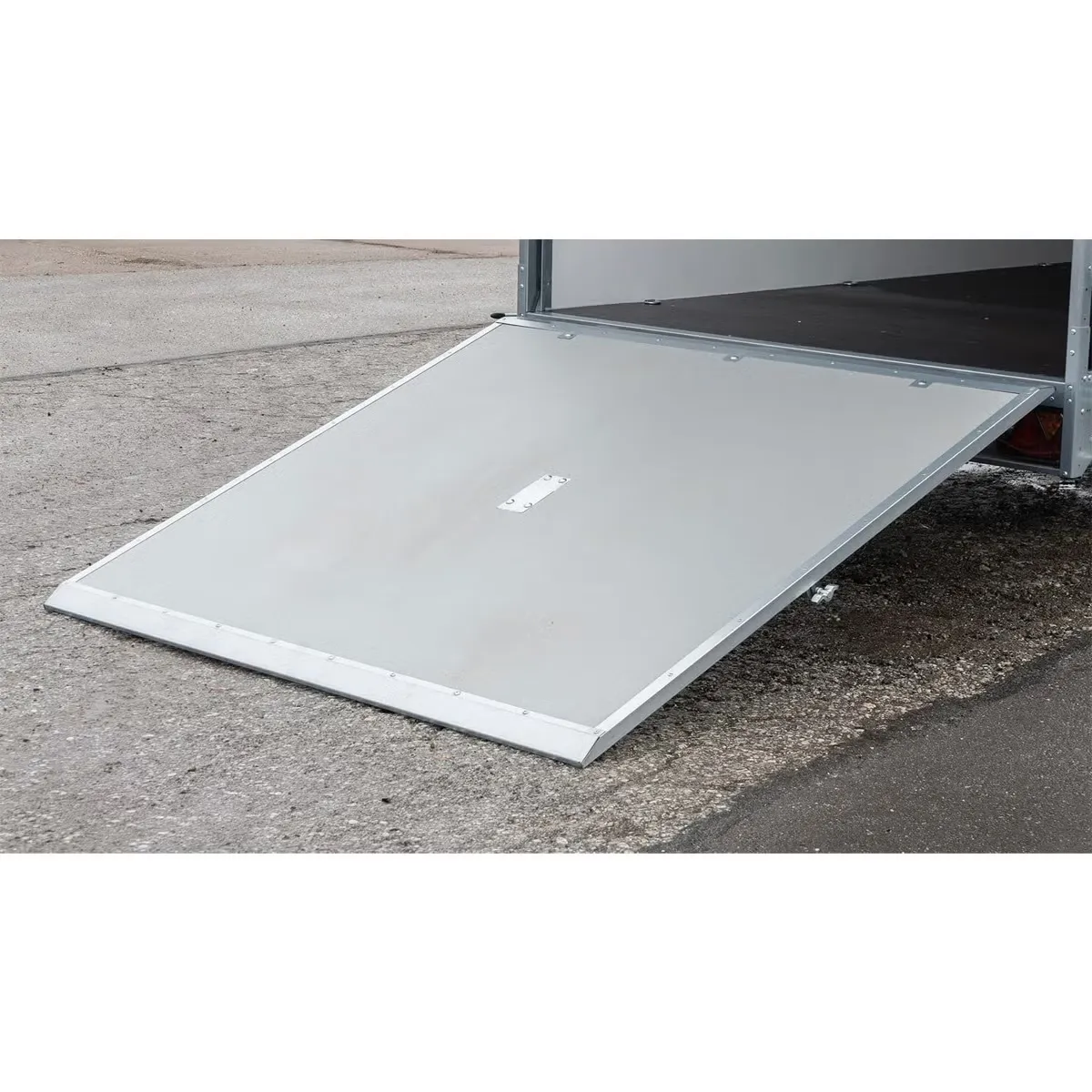 Respo Kofferanhänger 1500kg Isolierte Box - Dieselheizung 240V Rampe Blattfederung LED – Bild 5
