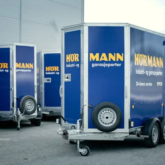 Ifor Williams BV106 7-Fuß Kofferanhänger - 3500kg Tandem Parabelfederung Kombirampe Stehhöhe – Bild 7