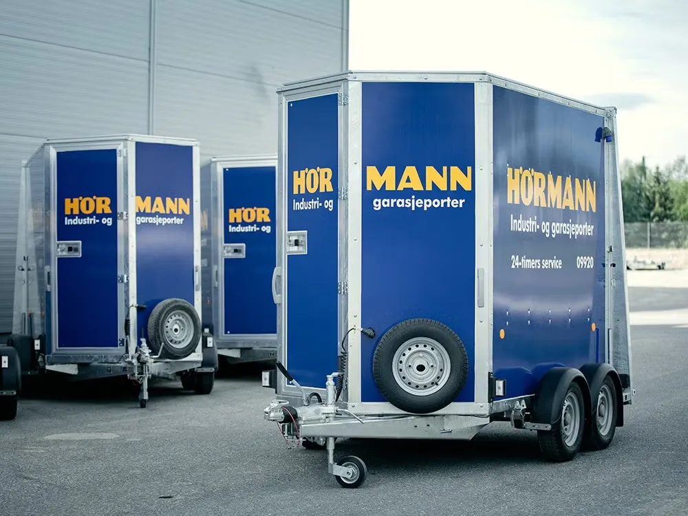 Ifor Williams BV106 7-Fuß Kofferanhänger - 3500kg Tandem Parabelfederung Kombirampe Stehhöhe