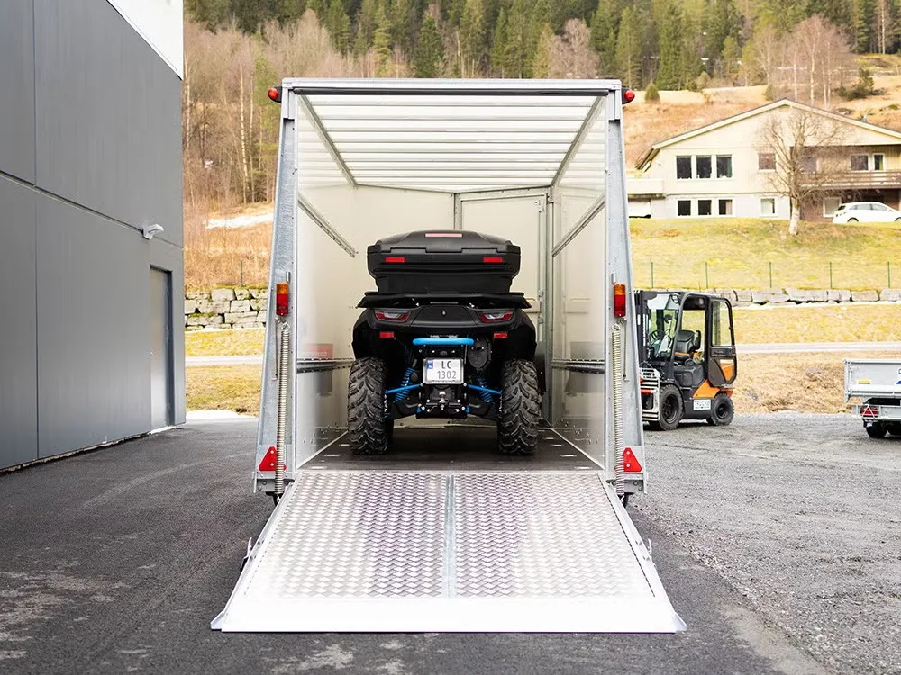 Ifor Williams BV106 7-Fuß Kofferanhänger - 3500kg Tandem Parabelfederung Kombirampe Stehhöhe