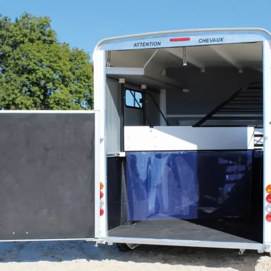 Cheval Liberté MAXI 3 Pferdeanhänger - 3 Pferde Diagonallader Frontausstieg Pullman2 Sattelkammer – Bild 5