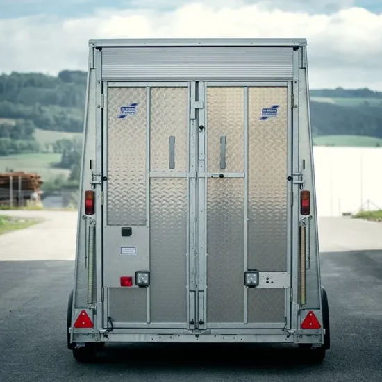 Ifor Williams BV106 7-Fuß Kofferanhänger - 3500kg Tandem Parabelfederung Kombirampe Stehhöhe – Bild 8