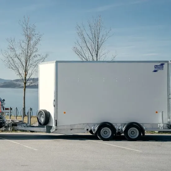 Ifor Williams BV126 7-Fuß Kofferanhänger - 3500kg Tandem Parabelfederung Kombirampe Stehhöhe – Bild 6